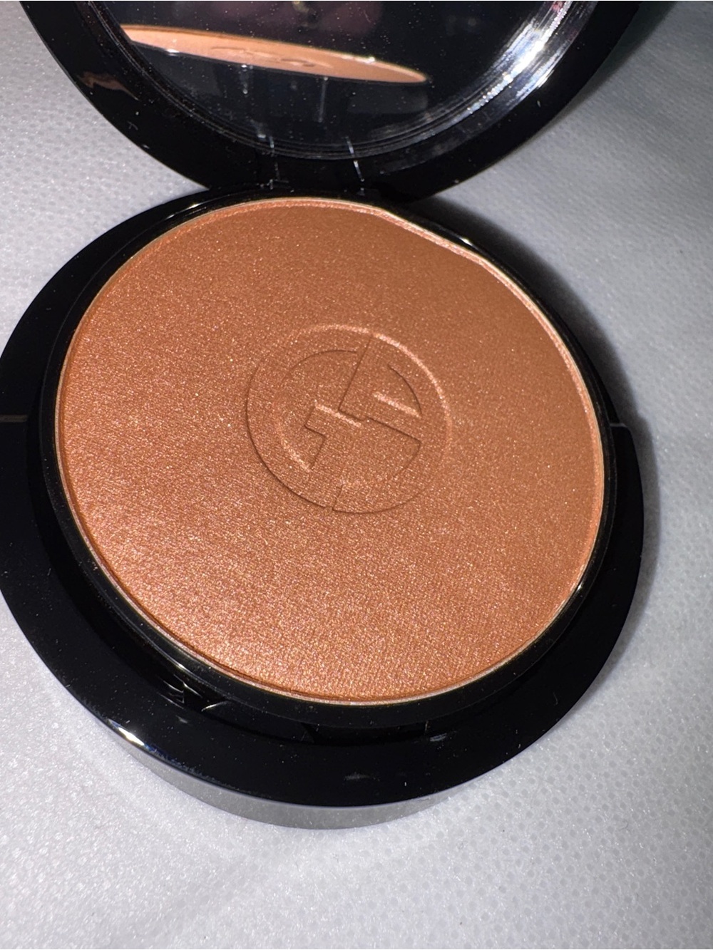 BNIB Giorgio Armani Luminous Silk Highlighter Golden Glow 9g Full Size Authentic - Picture 2 of 4